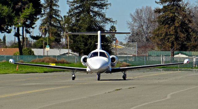 Eclipse 500 (N277G)