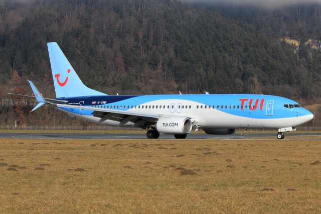 Boeing 737-800 (G-TAWI)