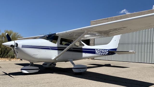 Cessna Skylane (N6055F)