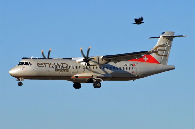 ATR ATR-72 (HB-ACB) - two-way traffic