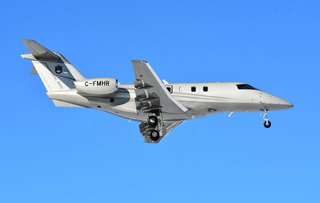 Pilatus PC-24 (C-FMHR) - Visiting CYHU on 05-02-2024