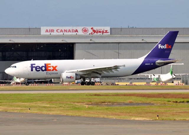 Airbus A300F4-600 (N663FE)