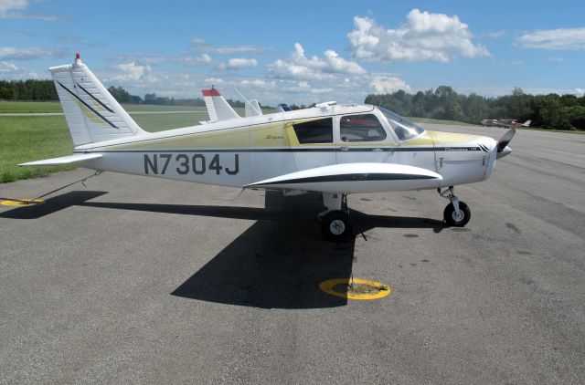 Piper Cherokee (N7304J)