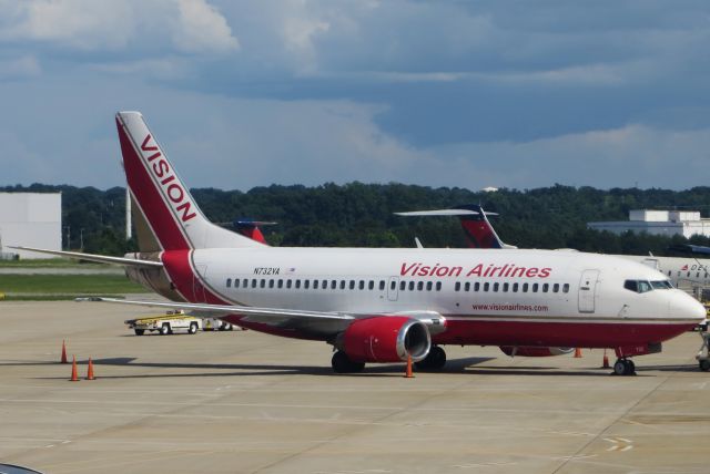 BOEING 737-300 (N732VA) - Vision Airlines 737-300 7/14/13