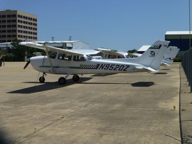 Cessna Skyhawk (N9520Z)