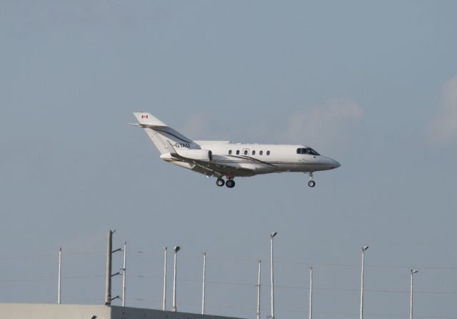 Hawker 800 (C-GTAU)