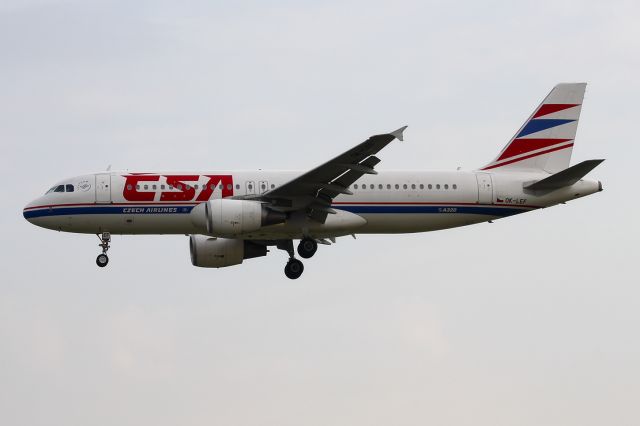 Airbus A320 (OK-LEF)