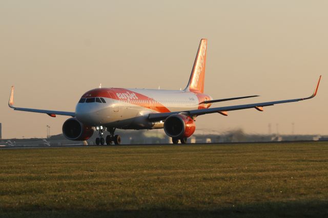 Airbus A320neo (G-UJEA) - EZY2061 off to the sunshine of Corfu