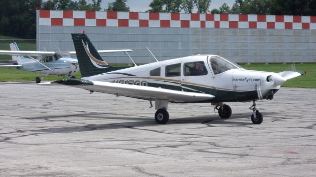 Piper Cherokee (N2172D)