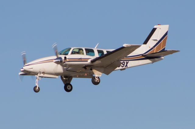 Beechcraft Baron (58) (N6669X)