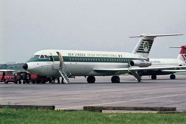 British Aerospace BAC-111 One-Eleven (EI-AIF) - Scanned from postcardbr /Aer lingus