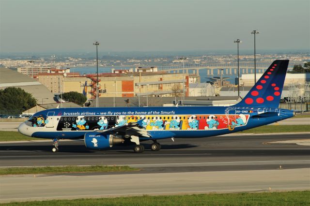 Airbus A320 (OO-SND) - Aeroporto Gen. Humberto Delgado - Lisbon     27-03-2018