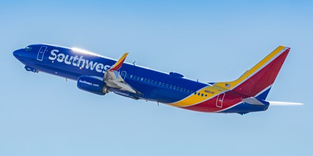 Boeing 737-800 (N8513F) - A Southwest 737-800 taking off from PHX on 1/25/23. Taken with a Canon R7 and Tamron 70-200 G2 lens.