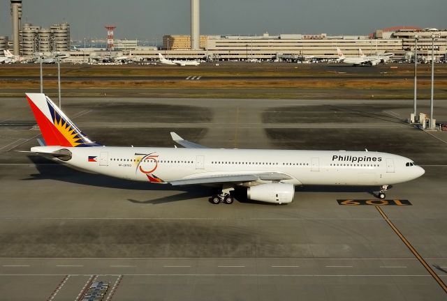 Airbus A330-300 (RP-C8763) - Taxing at HND (2016/12/02)