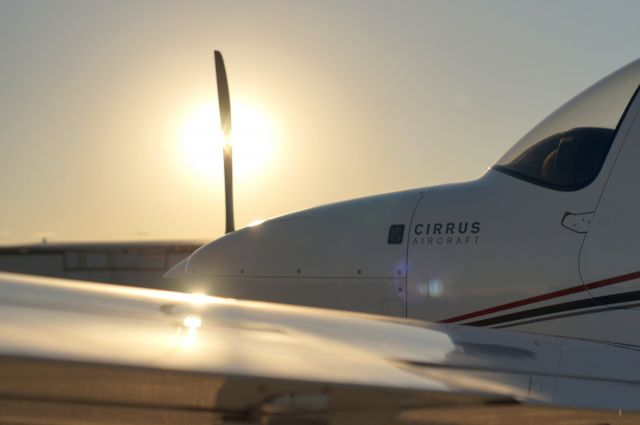 Cirrus SR-20 (N93GS)