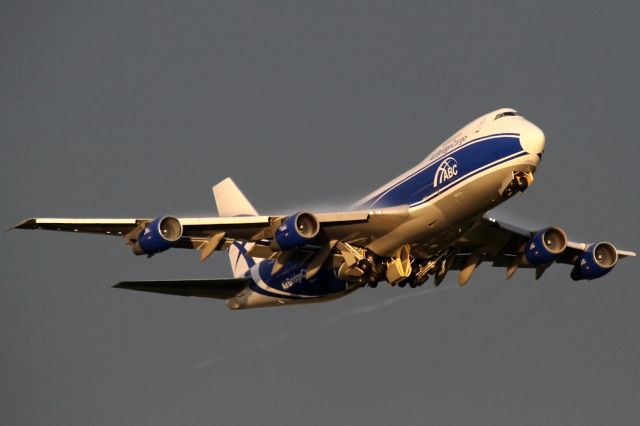 Boeing 747-200 (VP-BIJ)