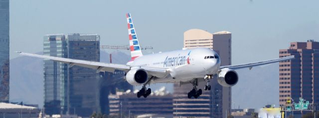 Boeing 777-200 (N754AN) - phoenix sky harbor international airport 01FEB20