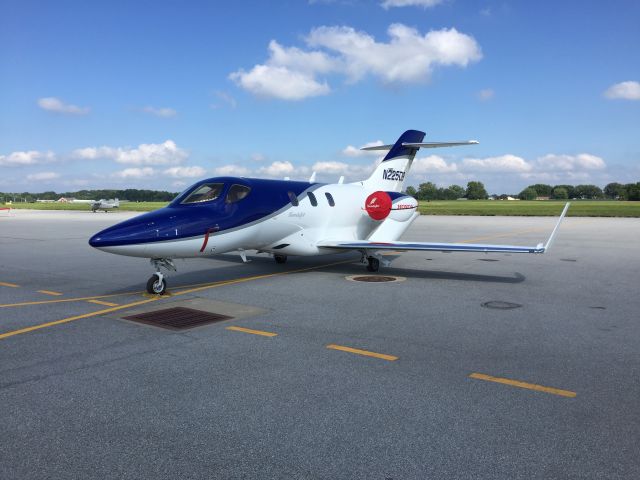 Honda HondaJet (N225DB)