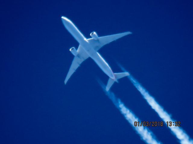 BOEING 777-300ER (N725AN)