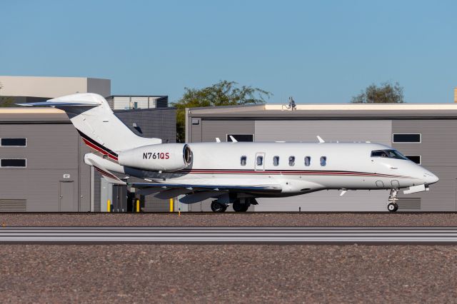 Bombardier Challenger 300 (N761QS)