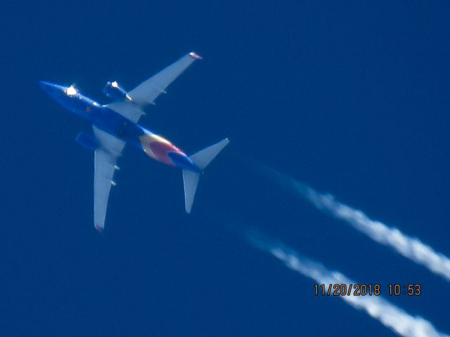 Boeing 737-700 (N7842A)
