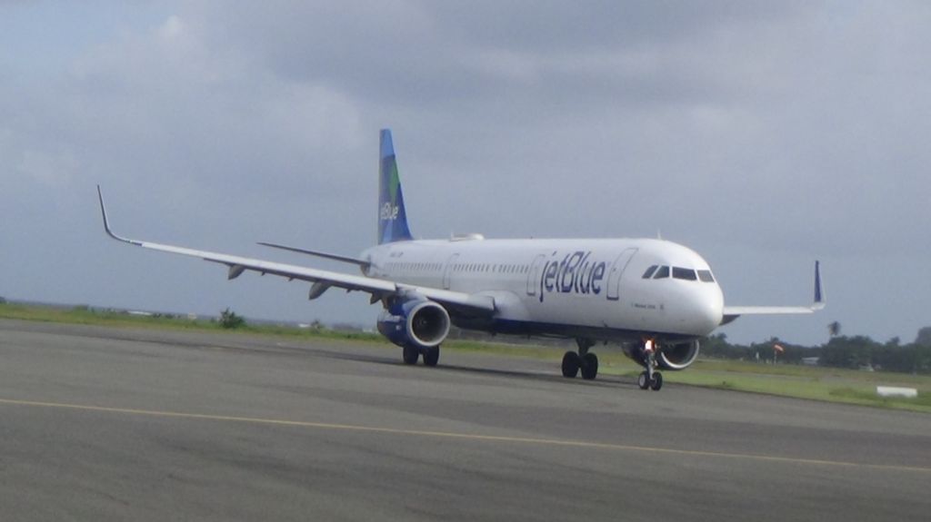 Airbus A321 (N961JT)