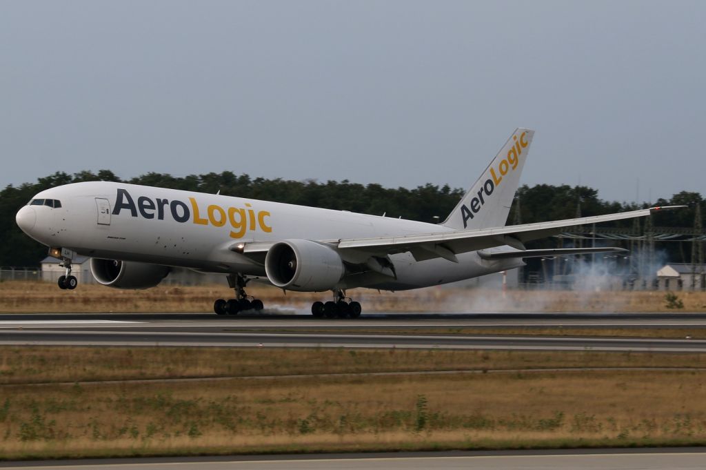 BOEING 777-200LR (D-AALH)