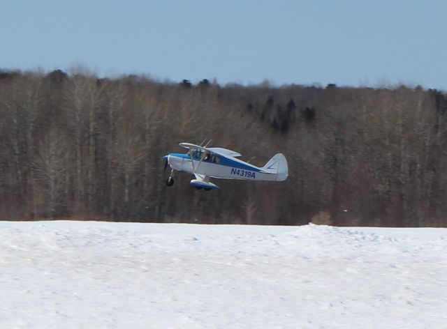 Piper PA-22 Tri-Pacer (N4319A)