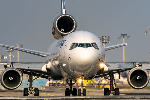 Boeing MD-11 (D-ALCD)