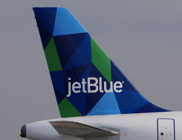 Airbus A321 (N950JT)