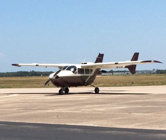 Cessna Super Skymaster (N2131X)