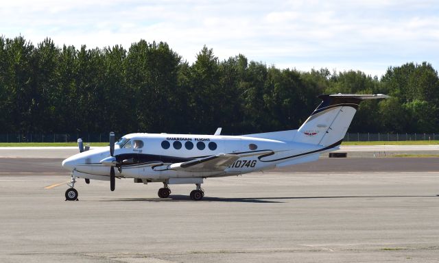 Beechcraft Super King Air 200 (N1074G) - Guardian Flight Raytheon B200 King Air N1074G in Anchorage 