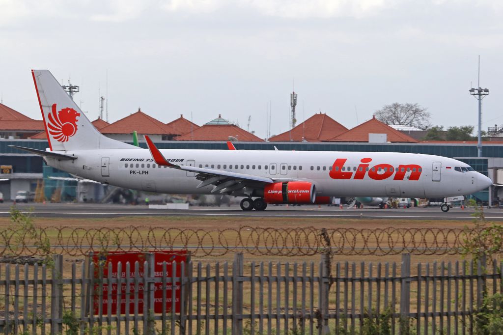 Boeing 737-900 (PK-LPH)
