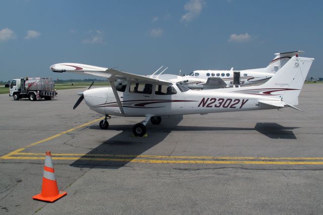 Cessna Skyhawk (N2302Y)