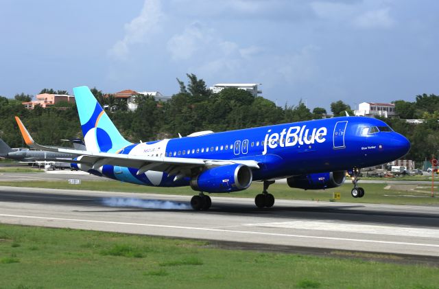Airbus A320 (N821JB)
