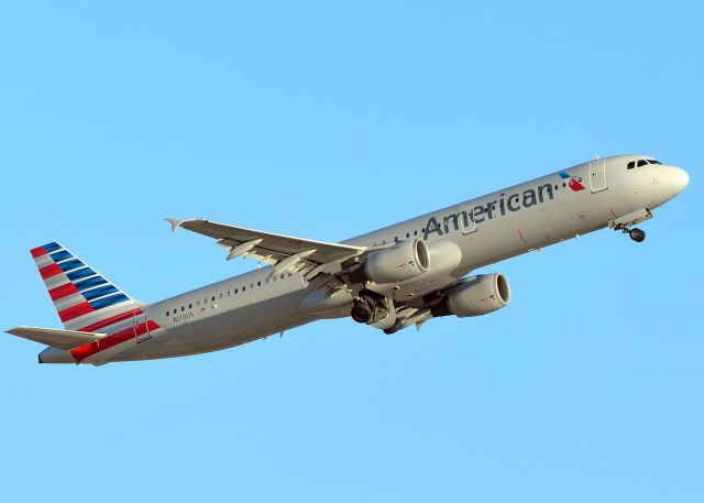 Airbus A321 (N170US)
