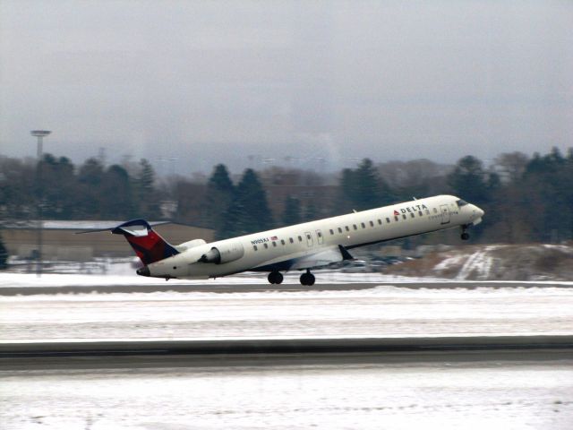 Canadair Regional Jet CRJ-900 (N905XJ)