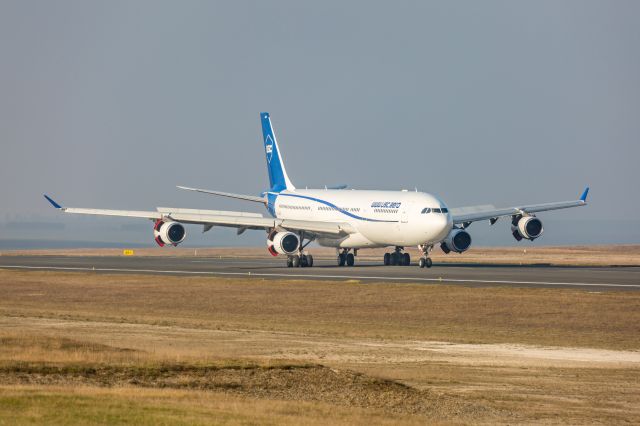 Airbus A340-300 (D-AUSC)