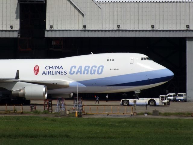 Boeing 747-400 (B-18716)