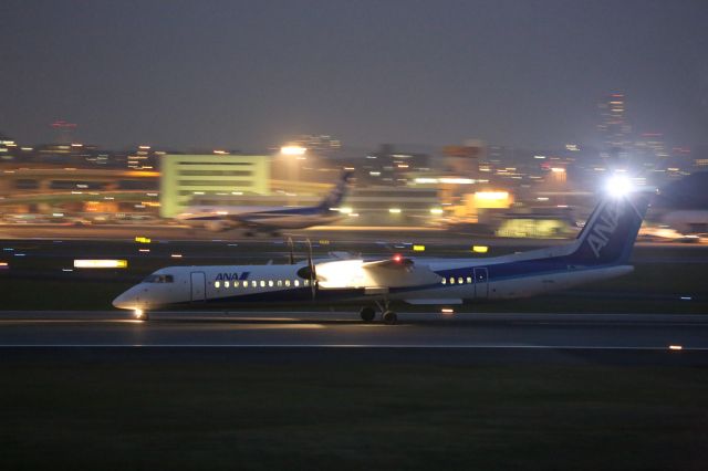 de Havilland Dash 8-400 (JA846A)