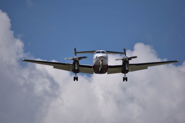 Beechcraft Super King Air 200 (N757RK) - 8/27/2016: Another Beech B200 arriving at Dallas Love Field. 