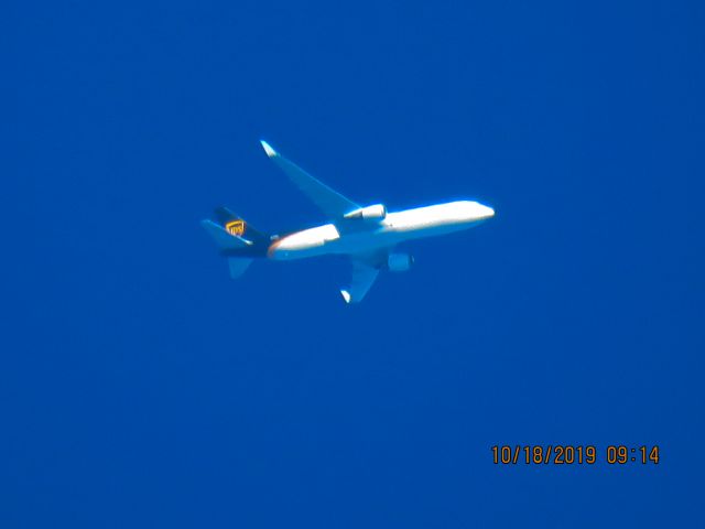 BOEING 767-300 (N340UP)