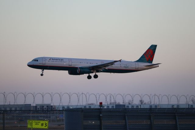 Airbus A321 (N580UW) - First Time seeing the "America West Heritage" A321 after the previous plane was retired