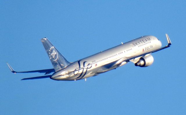 Boeing 757-200 (N659DL)