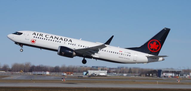 Boeing 737 MAX 8 (C-FSNU)