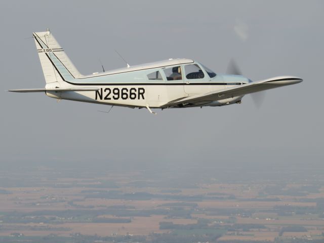 Piper Cherokee (N2966R)