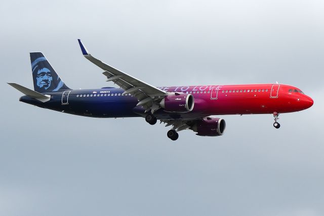 Airbus A321 (N926VA) - Alaska's 'More To Love' arriving from LAX