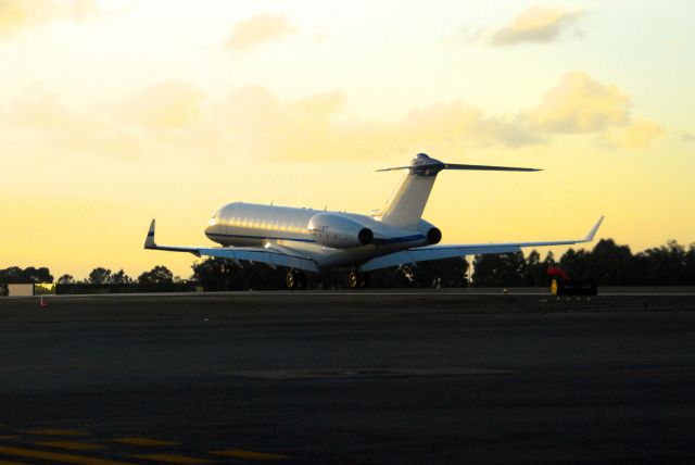 Bombardier Global Express (N881WT)