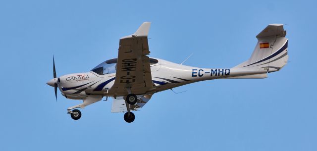 Diamond Star (EC-MHQ) - Canavia Diamond DA40 IFR training arriving from Lanzarote