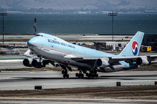 Boeing 747-400 — - Korean Air 747-400 rotating from KSFO.